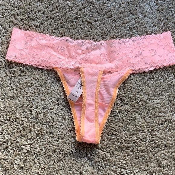 NWT Victoria’s Secret thong - Picture 2 of 3